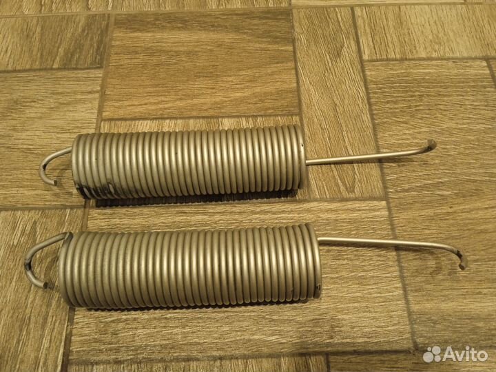 Пружина петель крышки багажника Audi 100, 200 C3