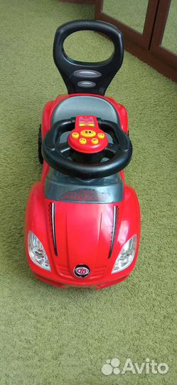 Машинка-каталка детская