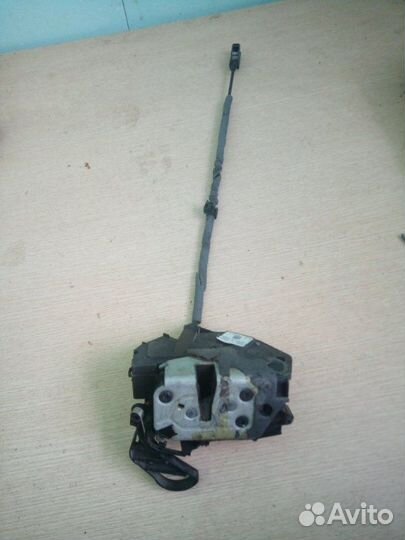 Замок двери передний правый Ford Focus 3 2010-2015