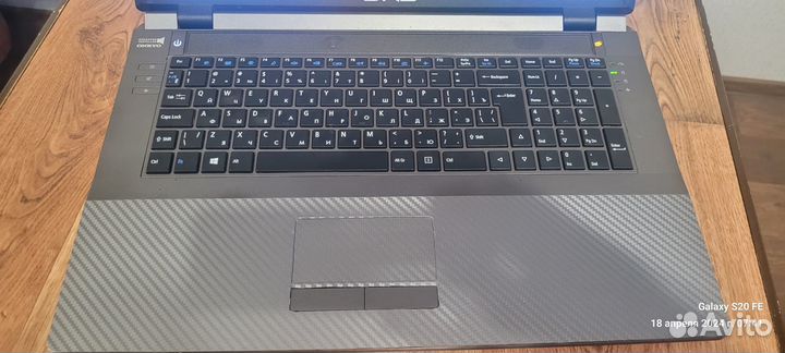 17-дюймовый игровой монстр DNS W370ST