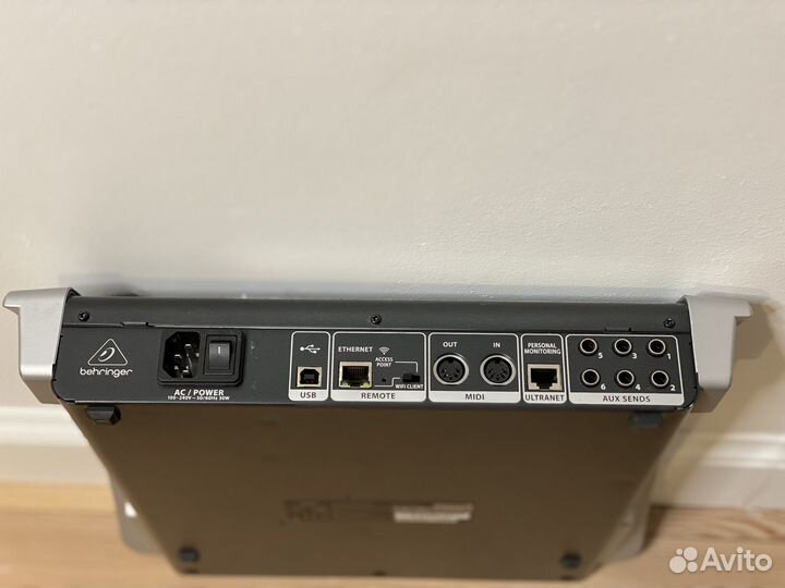 Цифровой микшер Behringer X18