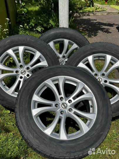 Комплект шин и дисков R18 Nissan (4 шт)