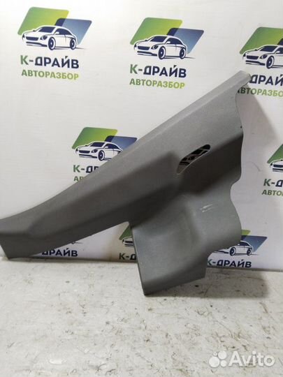 Обшивка стойки задняя левая Audi Q7 легковой