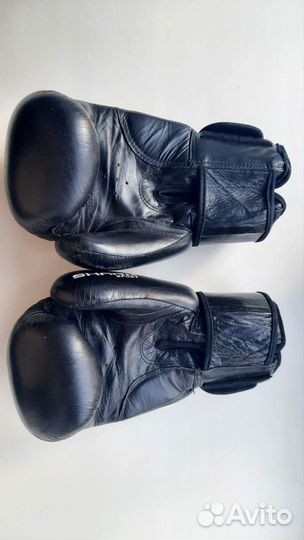 Боксерские перчатки 10 oz