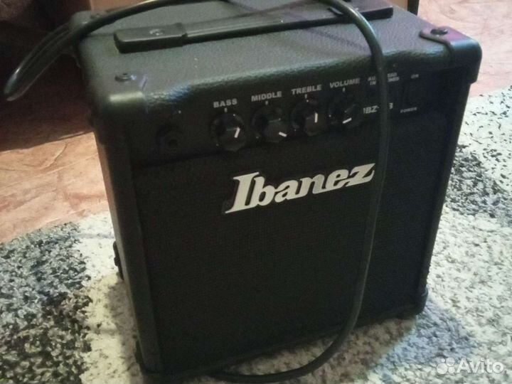 Басовый комбоусилитель