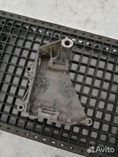 Кронштейн Генератора фольксваген туарег 1 2.5 диз