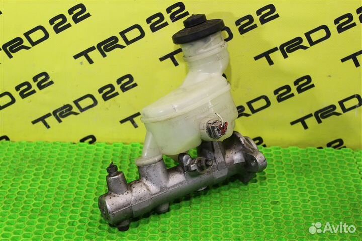 Главный тормозной цилиндр Toyota Celica ST202