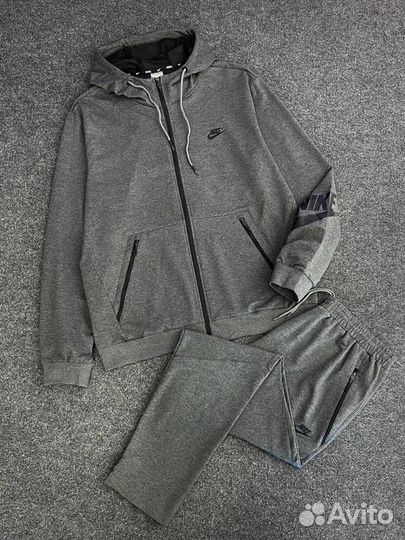 Спортивный костюм Nike