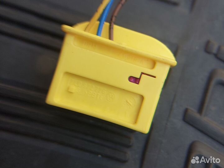 Разъем выключателя airbag 7l0972776