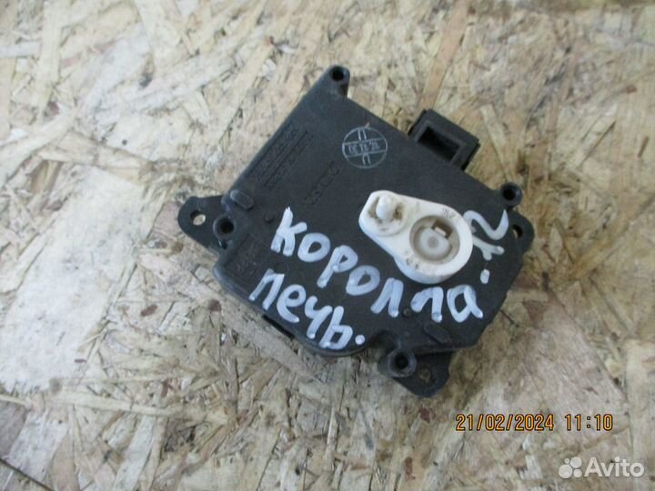 Моторчик заслонки печки Тойота Королла 150