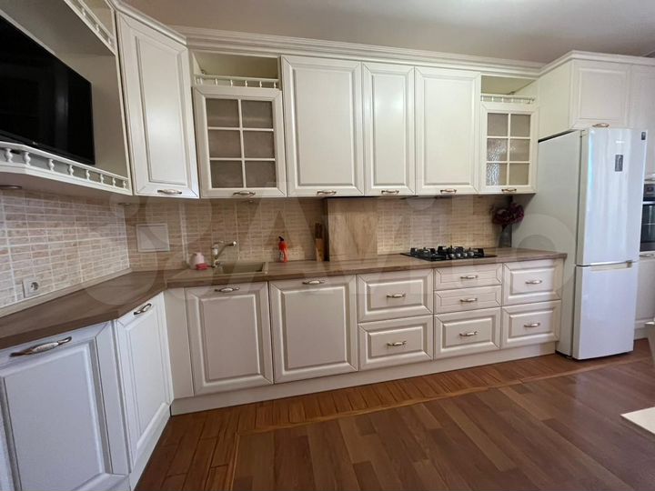 2-к. квартира, 71 м², 3/9 эт.