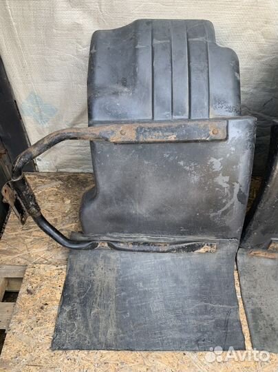 Подкрылок передний на грузовик защита арок