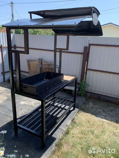 Мангал с крышей в стиле лофт