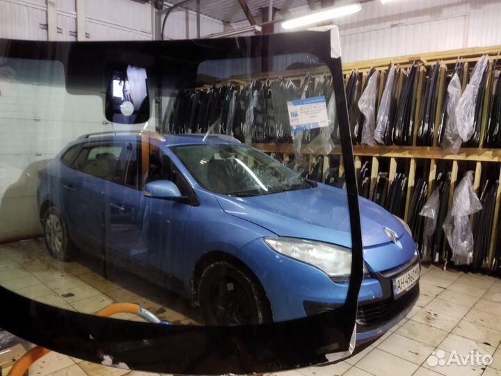 Стекло лобовое Renault Fluence / Renault Megane