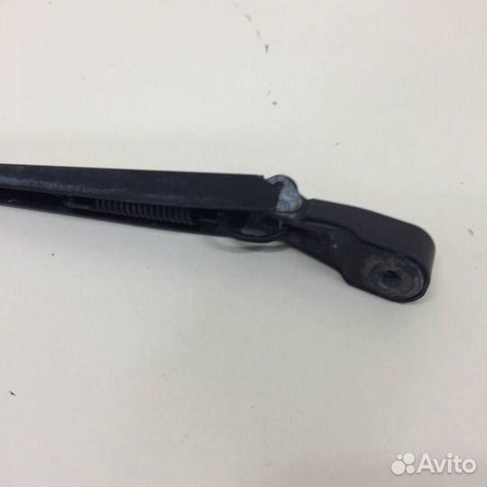 Поводок стеклоочистителя передний левый LADA Largu