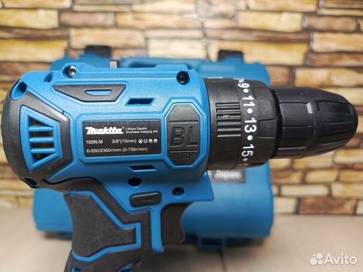 Беcщ Шуруповёрт Makita 18V + 2 АКБ по 3ампера