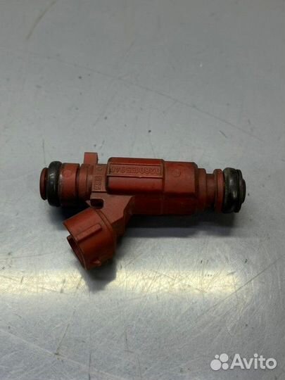 Топливная форсунка Nissan Almera N16