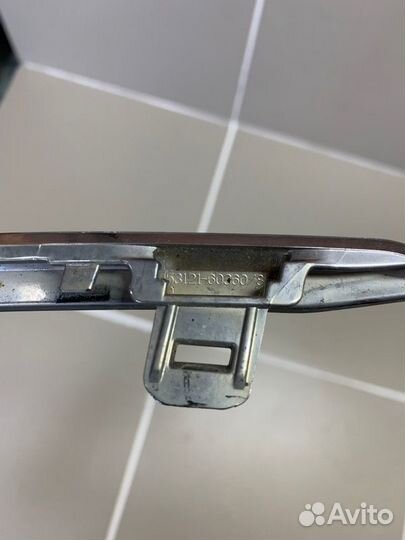 Накладка решетки радиатора Toyota Land Cruiser