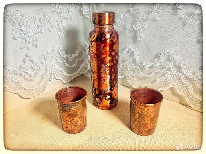 Бутылка и стаканы из меди Индия