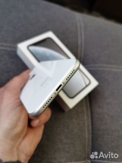 iPhone Xr, 64 ГБ