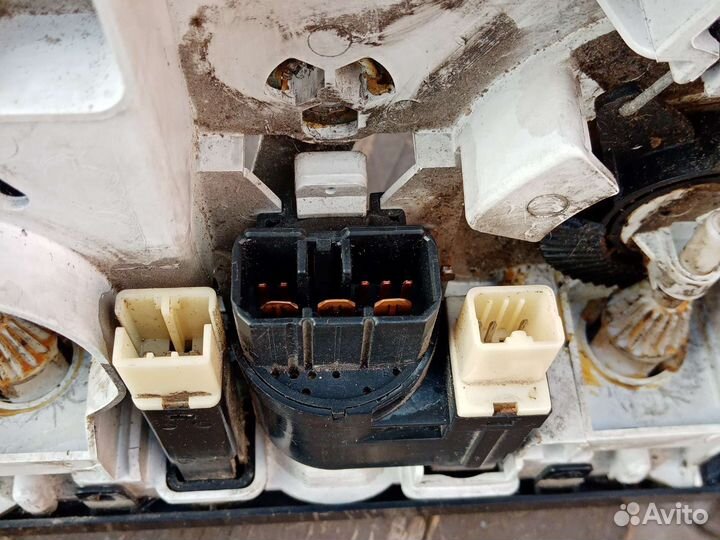 Блок управления климатом mazda bongo