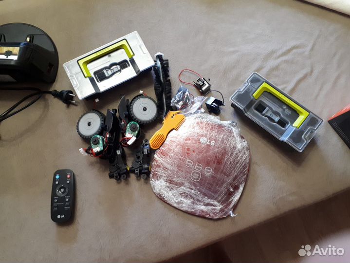 Робот пылесос LG VR6270