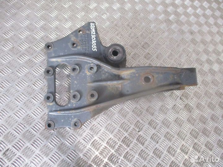 Кронштейн рессоры Mercedes-Benz A9493220201