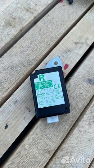 Блок управления двери на Toyota RAV4