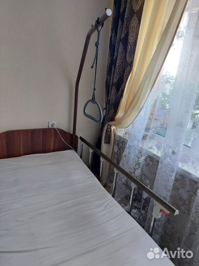 Кровать для лежачих больных с туалетом