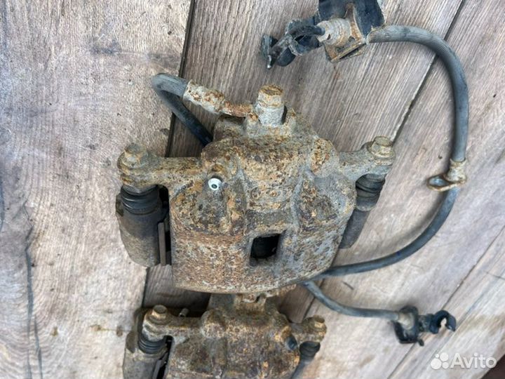 Тормозной суппорт передний Honda Civic 4D 1.3 2008