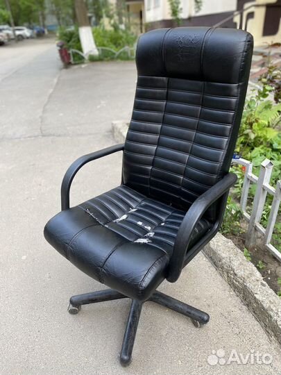 Офисное компьютерное кресло Атлант