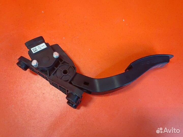 Педаль газа Kia Rio QB G4FA 2015