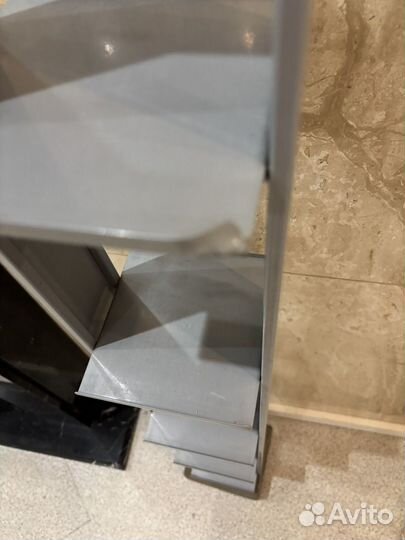 Полка для DVD дисков. Металл. Высота 127 см