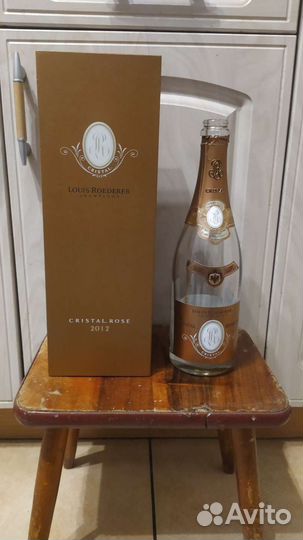 Пустая бутылка и коробка Crystal Кристал