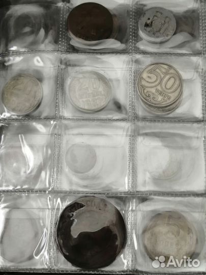 Альбом для коллекционирования монет +85 монет