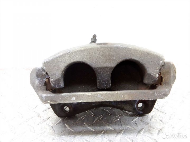 Суппорт передний правый Honda Pilot 2