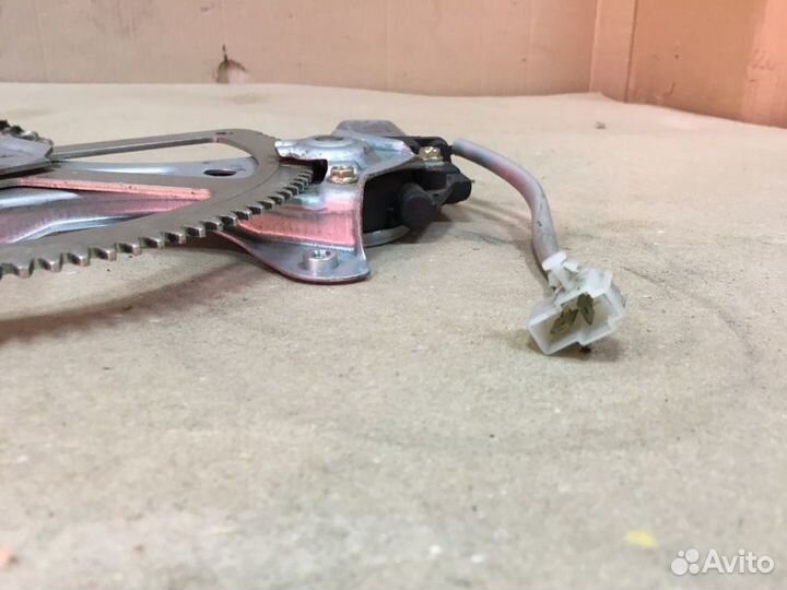 Стеклоподъемник передний правый Lifan Solano 2 650