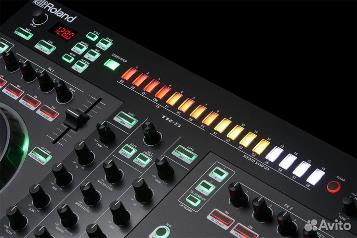 DJ контроллер Roland DJ-505