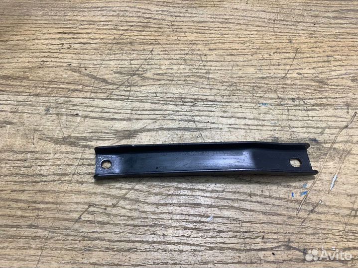 Кронштейн впускного коллектора Daewoo Matiz 2011