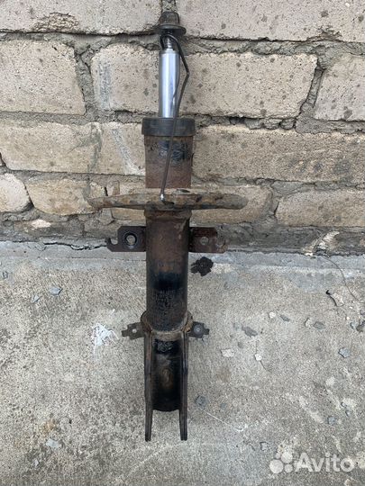 Передний аммортизатор