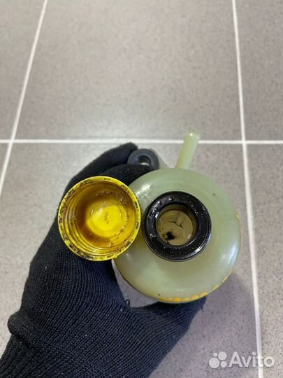 Бачок гидроусилителя Mazda 323 2001 г