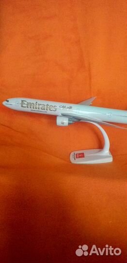 Модель самолета Boeing 777-300ER