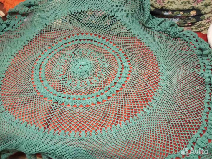 Круглая ажурная скатерть 180 см