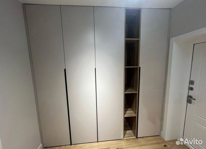 Шкаф распашной