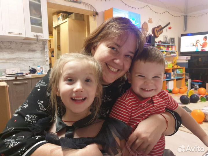 Няня почасовая Тюмень (с развивающими занятиями)