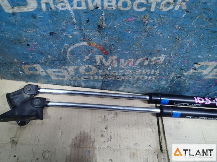 Амортизатор задней двери toyota hiace