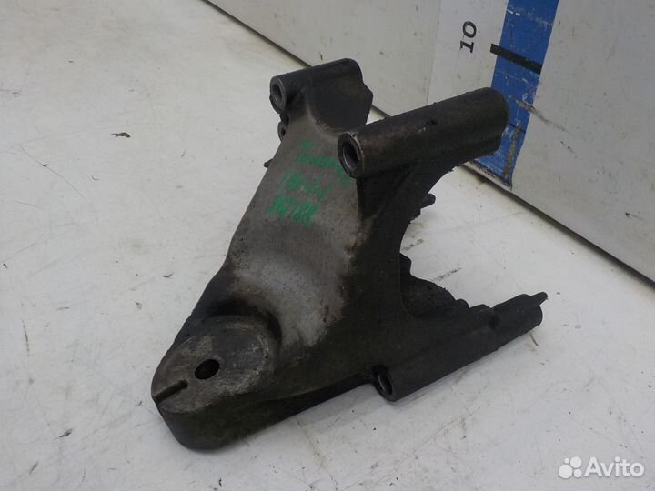 Кронштейн Volkswagen Touareg 2002-2010