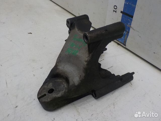 Кронштейн Volkswagen Touareg 2002-2010