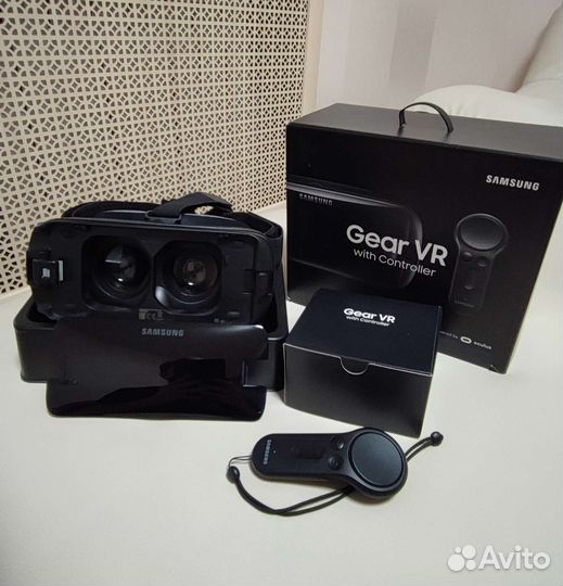 Samsung Gear VR 325 с джойстиком