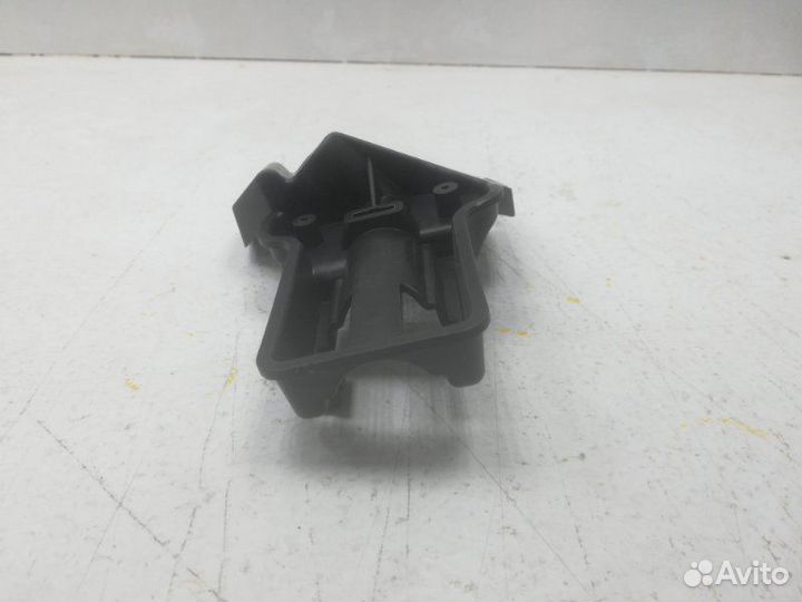 Кронштейн передний левый Renault Megan